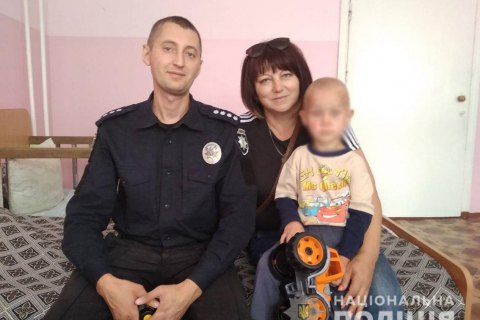 Поліція Чернігівської області знайшла живим і неушкодженим 3-річного хлопчика, який загубився два дні тому