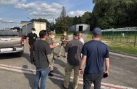 Імміграційна служба США заявила про депортацію українців