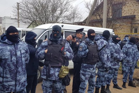 Российские суды продлили до августа арест крымскотатарских активистов