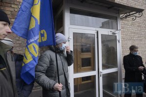 "Свободовцы" хотят остаться ночевать в Киевсовете