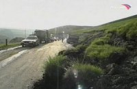 Под оползень на трассе Армения - Грузия попал 21 автомоби