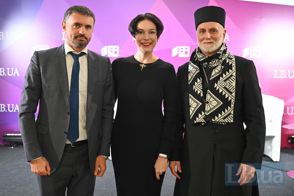 Владика Борис Ґудзяк,шеф-редакторка LB.ua Cоня Кошкіна і голова наглядової ради EFI Group Ігор Ліскі