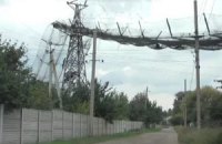 В Луганской области рядом с жилым домом рухнула опора канатной дороги