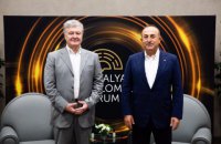 Порошенко встретился с министром иностранных дел Турции