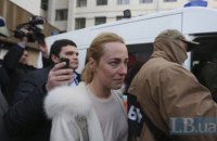 Адвокаты и жена Насирова пришли за ним в суд