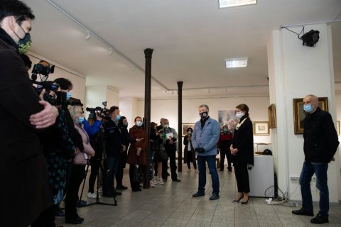 Порошенко показал коллекцию картин искусствоведам и деятелям культуры