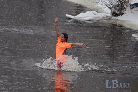 На Крещение возле водоемов будут дежурить 3000 спасателей