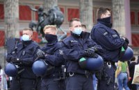 В Берлине во время акций на 1 мая пострадали пять полицейских