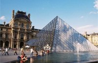 Лувр остался самым популярным музеем в мире