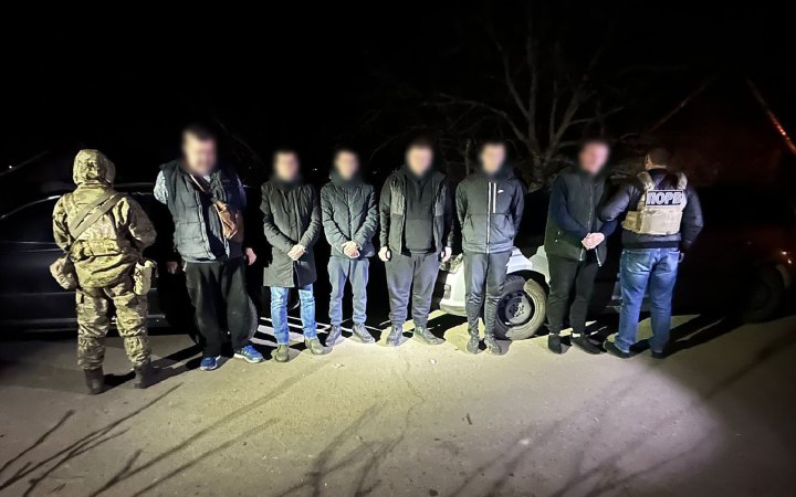 "Кортеж" за $5000: на кордоні із Молдовою затримали групу ухилянтів