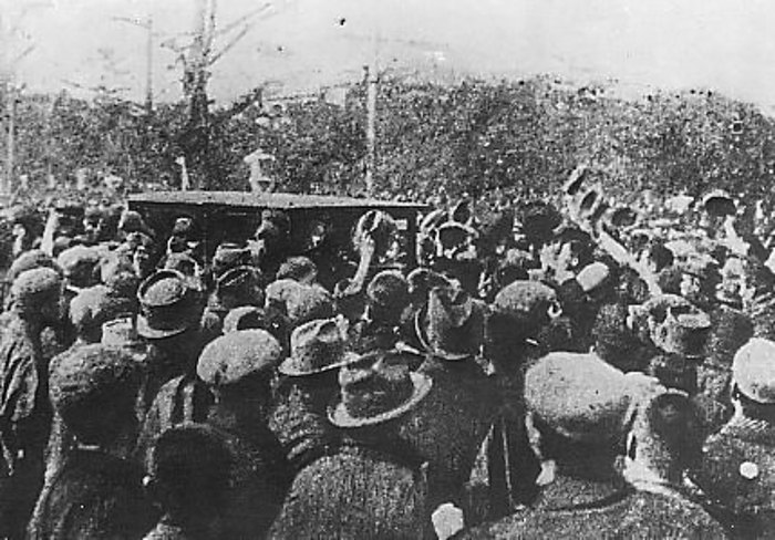 Заворушення в Токіо 1905-го, або Хібійські заворушення - протести спалахнули 5 вересня 1905 р. у зв'язку з підписанням Портсмутського мирного договору.