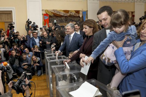 Порошенко проголосовал в Киеве