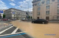 В Киеве залило горячей водой Пушкинскую улицу