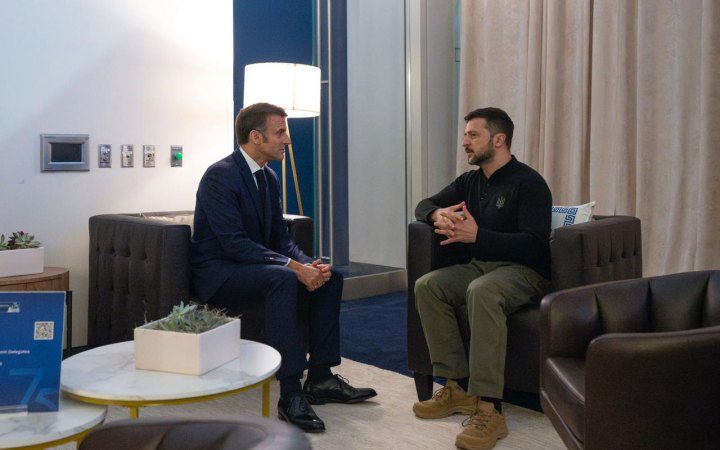 Зеленський і Макрон обговорили роботу переговорних команд у Женеві 