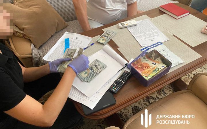 Cудитимуть лікарку з Житомира, яка брала хабарі за оформлення інвалідності