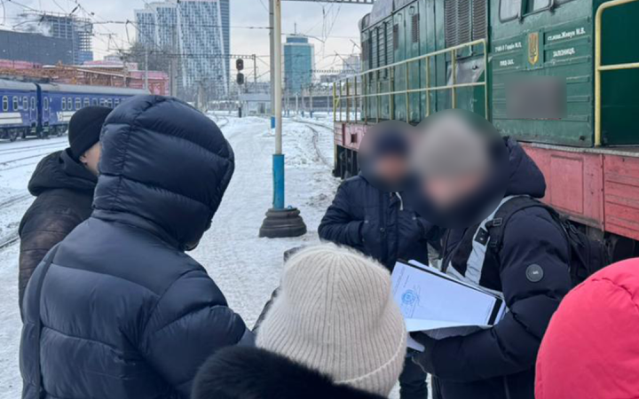 Працівників локомотивного депо «Дарниця» підозрюють у крадіжці дизпалива з тепловозів