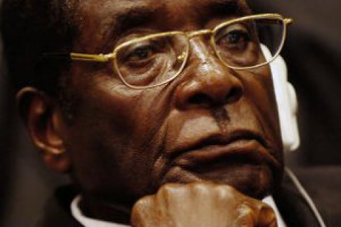 92-річний президент Зімбабве висунутий на новий термін