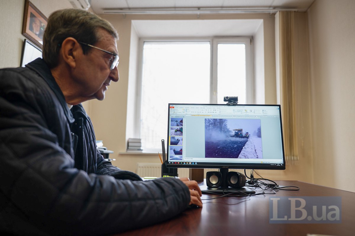 Професор кафедри дорожньо-будівельних матеріалів і хімії Національного транспортного університету Володимир Мозговий