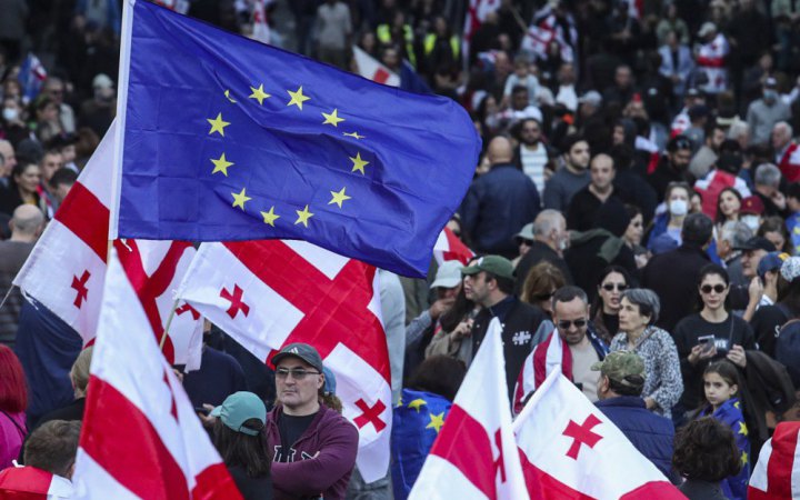 У Тбілісі відбувся мітинг проти участі прем'єра у форумі з Путіним