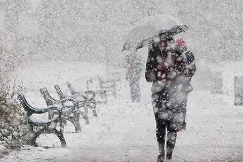 Завтра непогода в Украине наберет обороты: водителей просят воздержаться от поездок