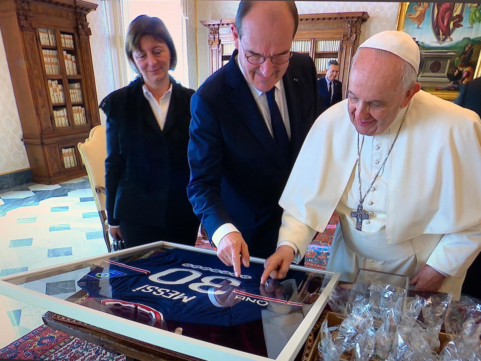 Папа Римский Франциск и премьер-министр Франции Жан Кастекс