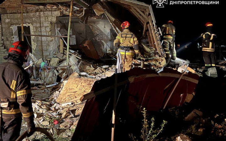 У Дніпропетровській області росіяни атакували будинок з двома дітьми. Одна дівчинка загинула
