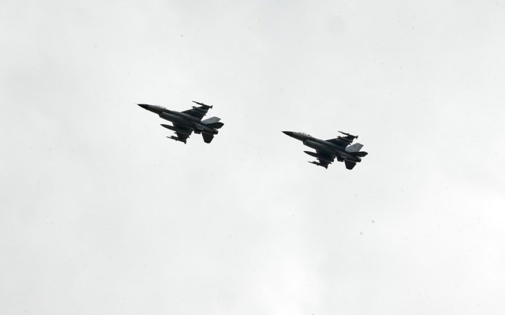 WSJ: США переорієнтовують підготовку українських пілотів F-16 з досвідчених військових на курсантів