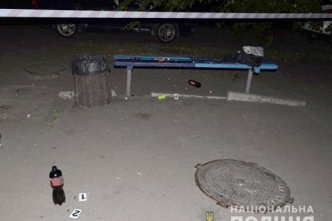 У Києві троє п'яних молодиків відлупцювали поліцейського за зауваження