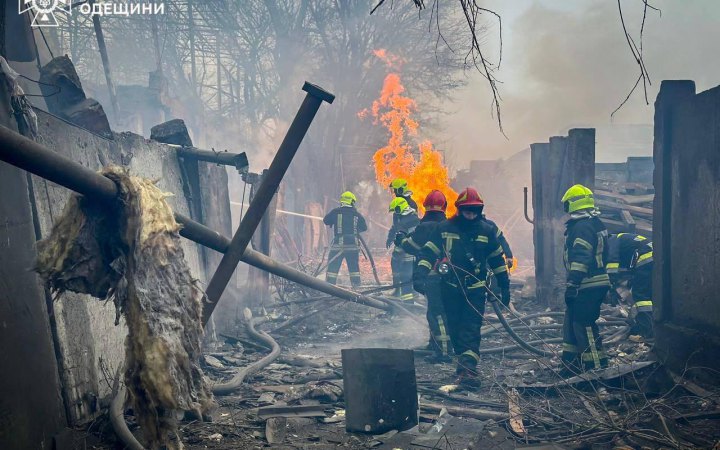 ​Протягом квітня окупанти випустили по Україні понад 300 ракет та більш як 3200 КАБів