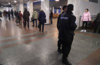 Пассажиров  ж/д вокзала Киева эвакуировали из-за звонка о минировании (обновлено)