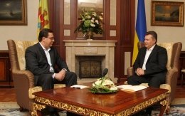 Янукович и и.о. Президента Молдовы обсудили развитие двусторонних отношений