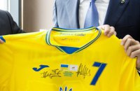 УЕФА официально объяснил, почему следует убрать с формы сборной Украины слоган "Героям слава"