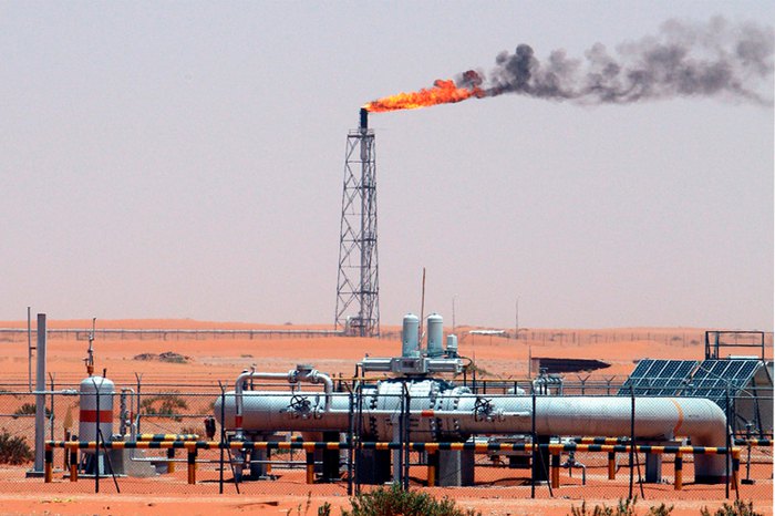 Нефтепровод на месторождении Хураис, Саудовская Аравия.