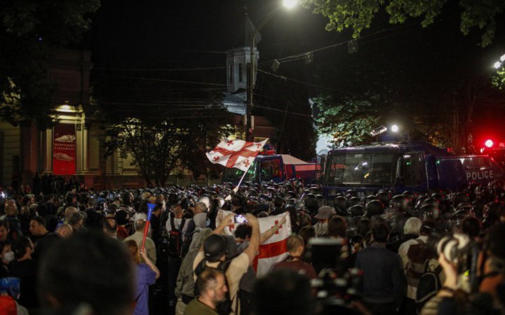 Президентка Грузії закликала МВС припинити розгін мітингу в Тбілісі – це спрацювало 