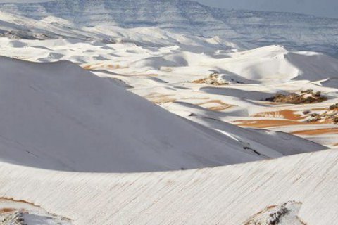 В Сахаре вновь выпал снег