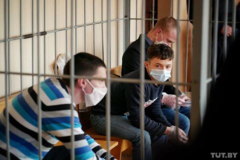В Беларуси несовершеннолетнего приговорили к пяти годам колонии за "коктейль Молотова" на протестах