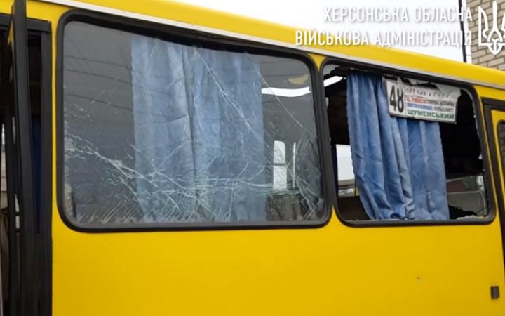 ​Росіяни вночі обстріляли базу з комунальними автобусами в Херсоні