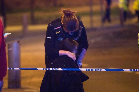 Полиция арестовала троих подозреваемых в причастности к теракту в Манчестере