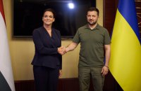 Зеленський обговорив із президенткою Угорщини важливість підтримки України у війні та інтеграції до ЄС і НАТО