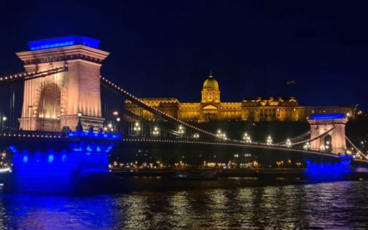 Партія Орбана засудила появу українського прапора в Будапешті 