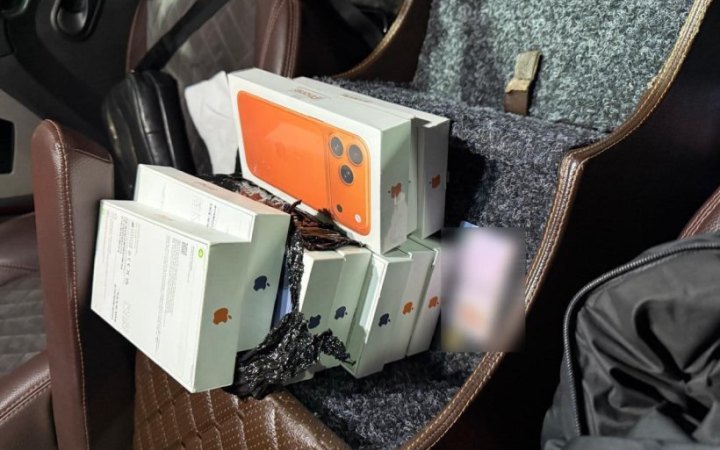 Прикордонники виявили контрабанду Apple на 700 тисяч гривень 