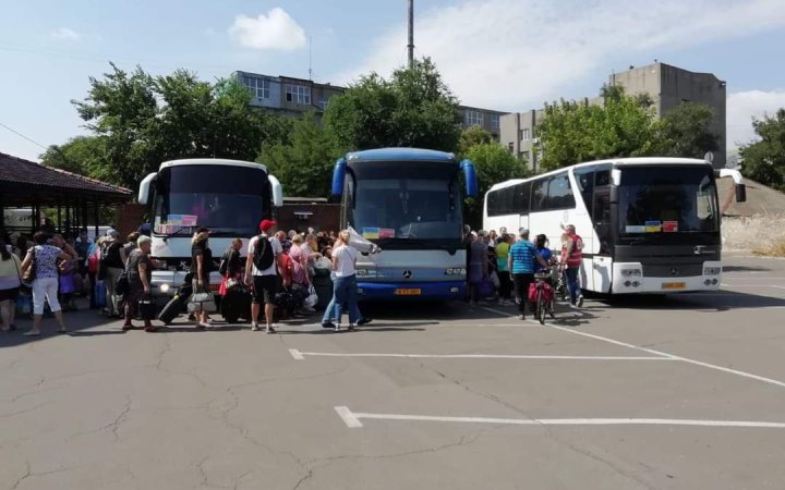 Триває добровільна евакуація українців з Миколаєва в європейські країни 