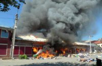 В Мукачево 5 часов тушили пожар на рынке