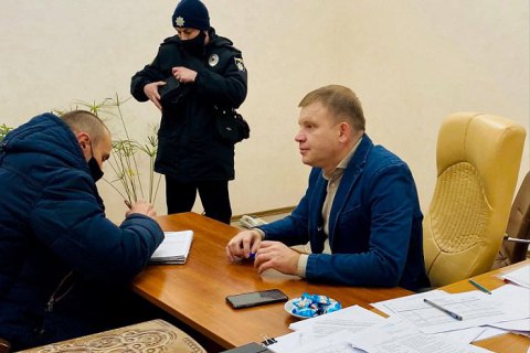 Міський голова Білгорода-Дністровського знайшов у своєму кабінеті приховані відеокамери
