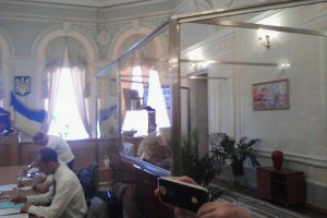 Партия Тимошенко заявила о подмене правосудия фикусами 