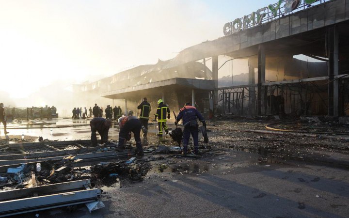 Агресор умисно вдарив ракетами по цивільному населенню в ТРЦ Кременчука, - ДСНС