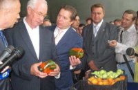 Азаров собрался кормить страну лишь украинскими овощами