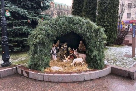 ​У Кропивницькому з різдвяного вертепу біля міськради вкрали ягня та корову