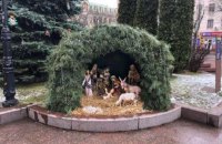 ​У Кропивницькому з різдвяного вертепу біля міськради вкрали ягня та корову