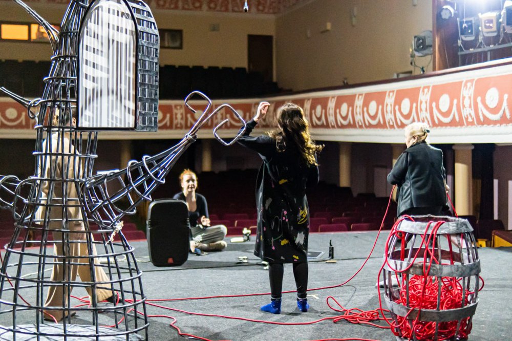 Репетиція вистави 'Три прялі'